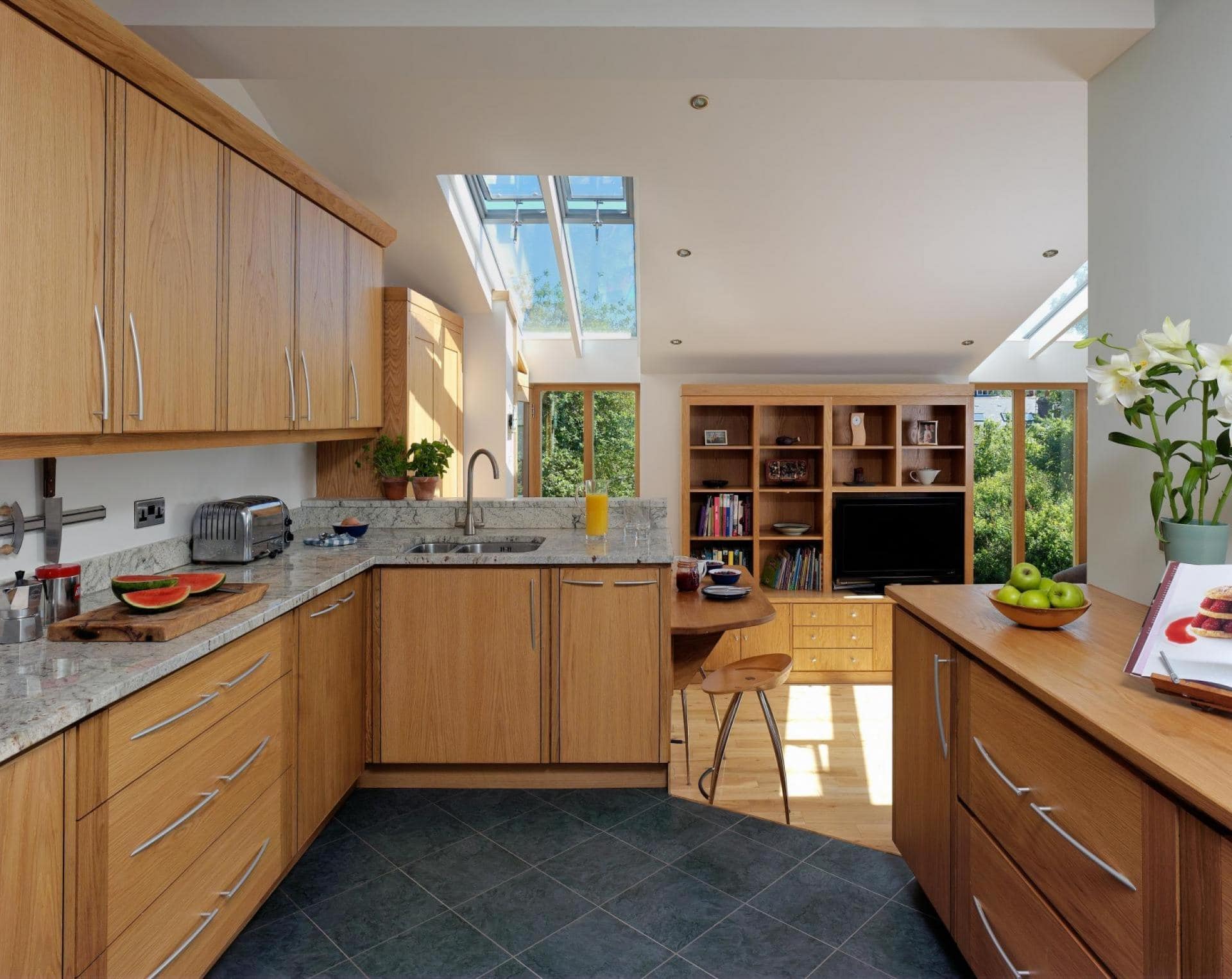 Contemporary oak & inlaid ebony kitchen 5