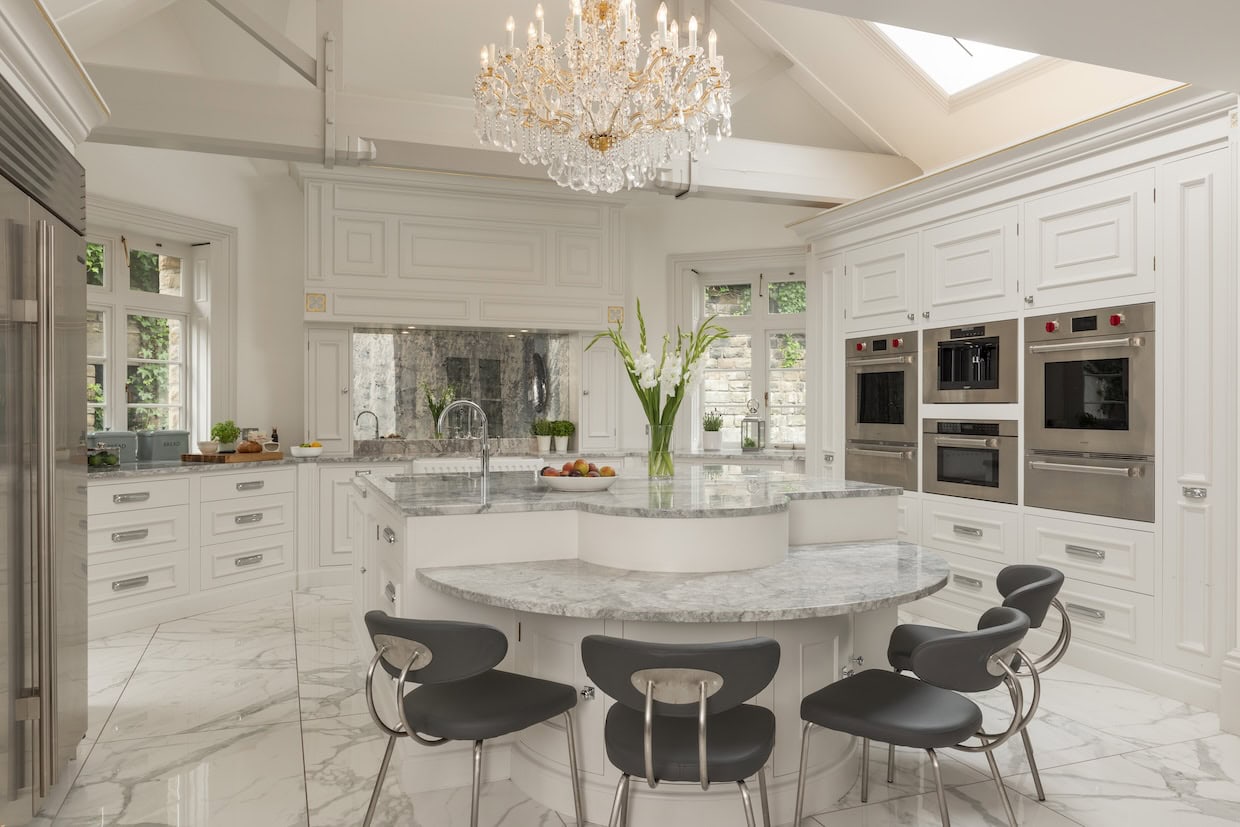 how to design a kitchen that's perfect for hosting 10