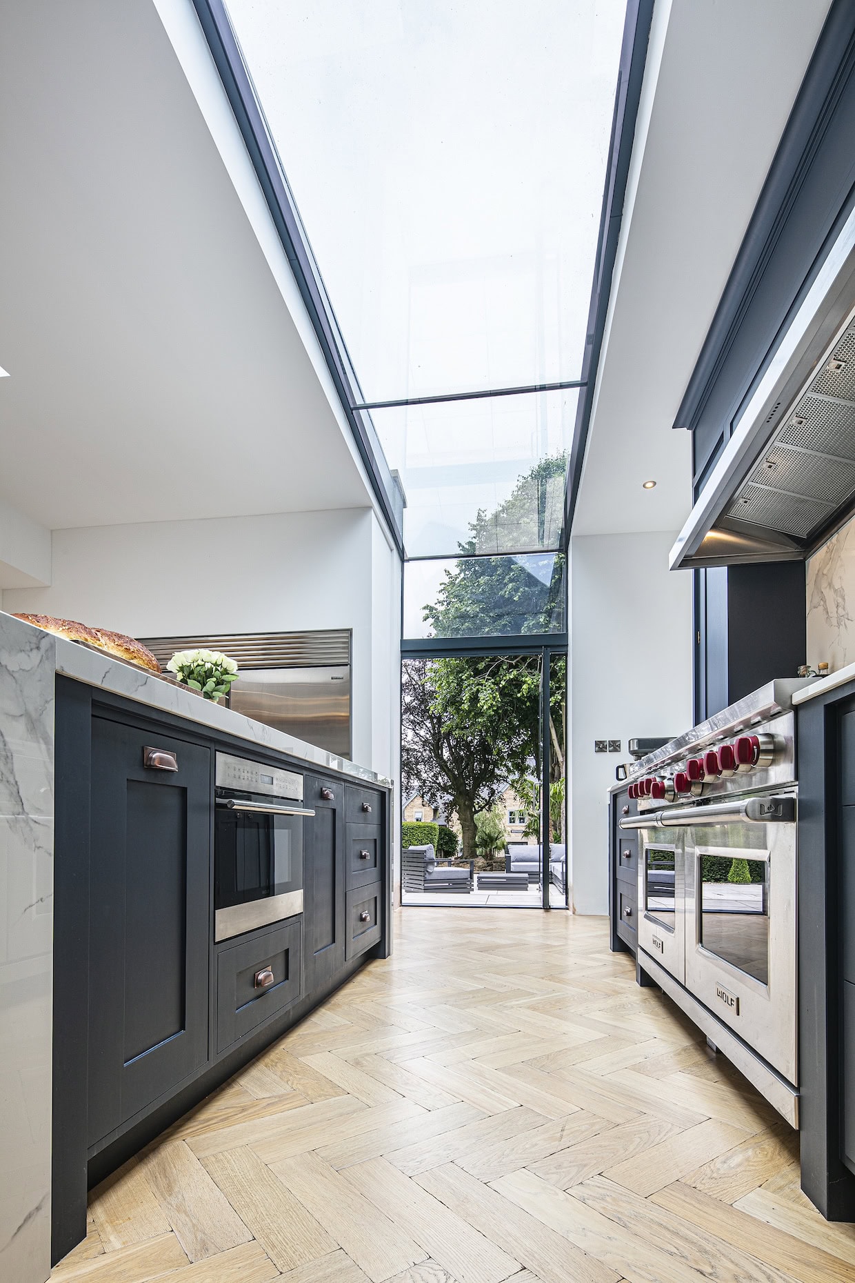 how to design a kitchen that's perfect for hosting 2