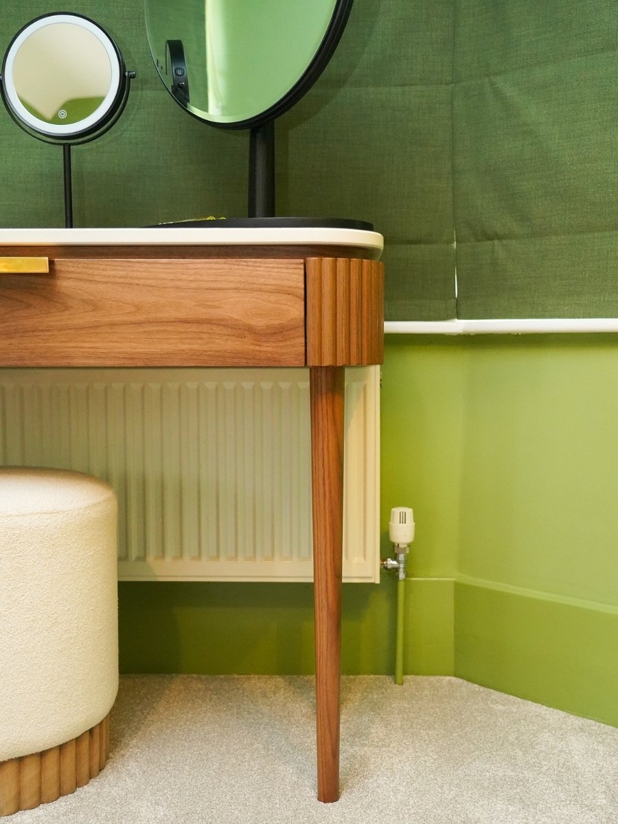 An elegant mid-century guest room